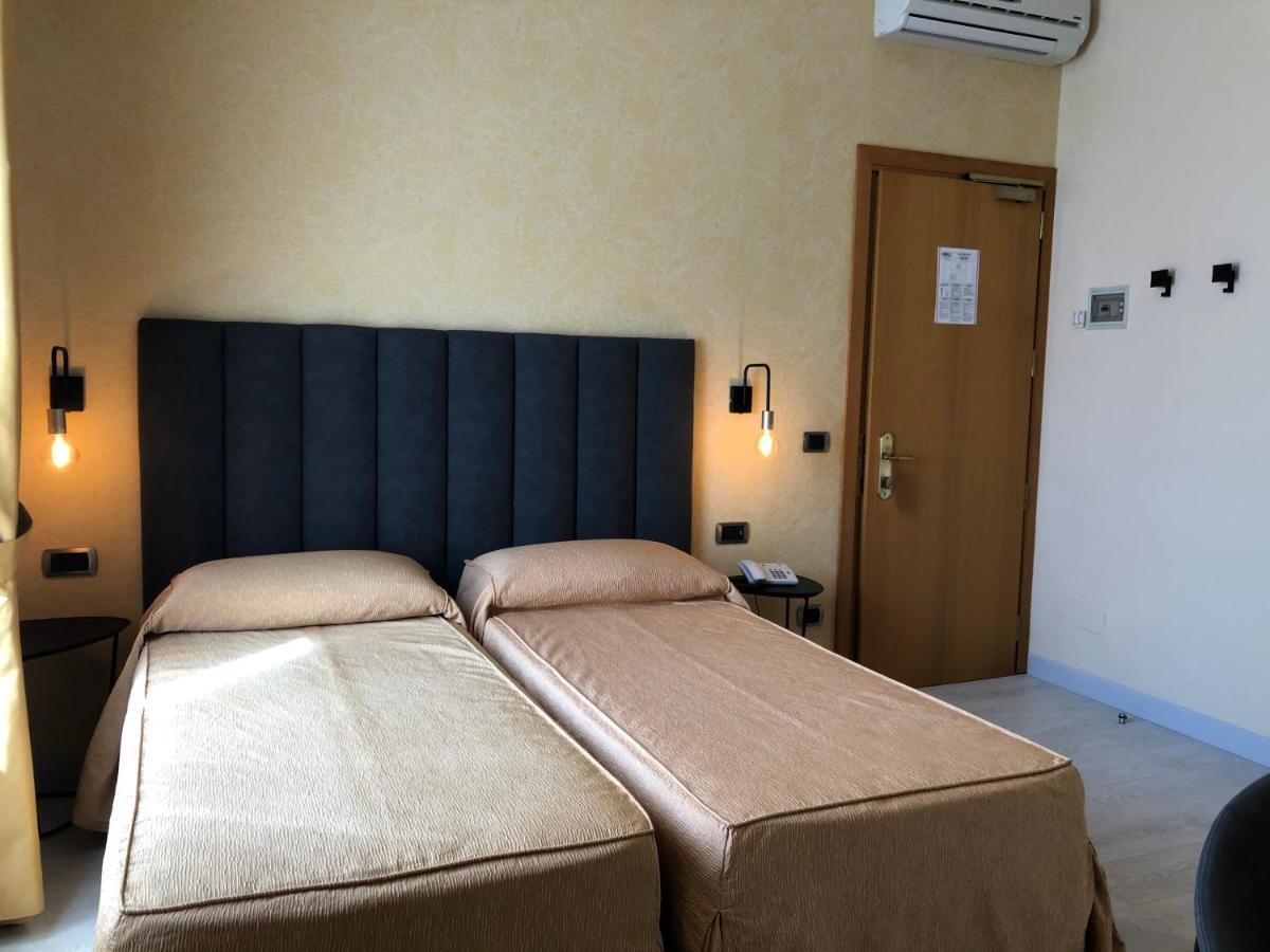 Hotel Tirrenia Viareggio Esterno foto