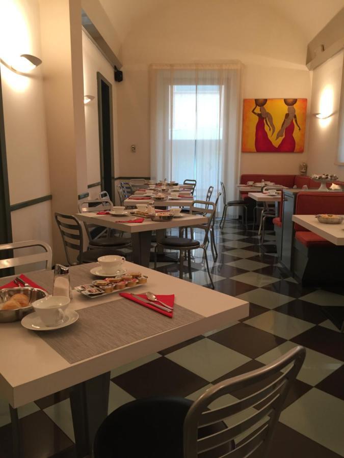 Hotel Tirrenia Viareggio Esterno foto