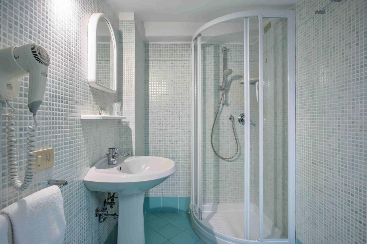 Hotel Tirrenia Viareggio Esterno foto