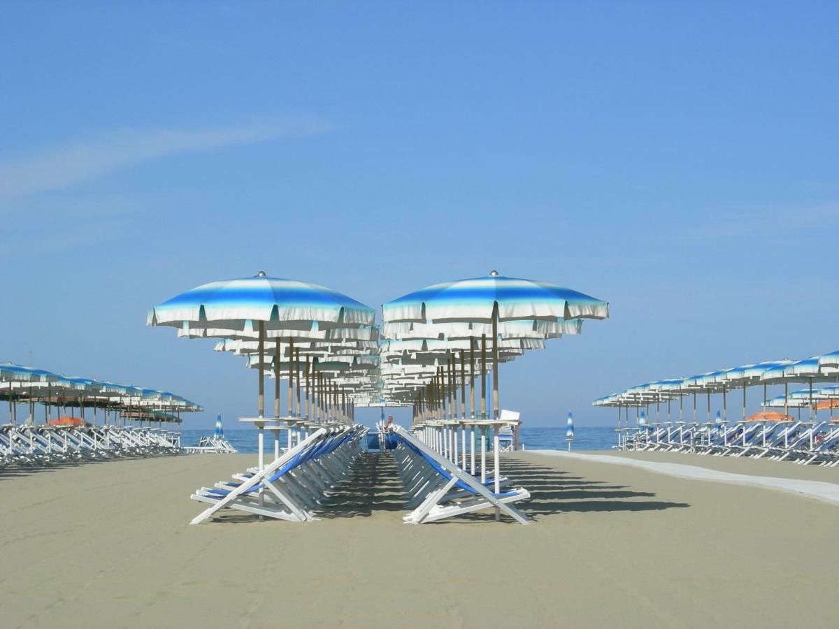 Hotel Tirrenia Viareggio Esterno foto