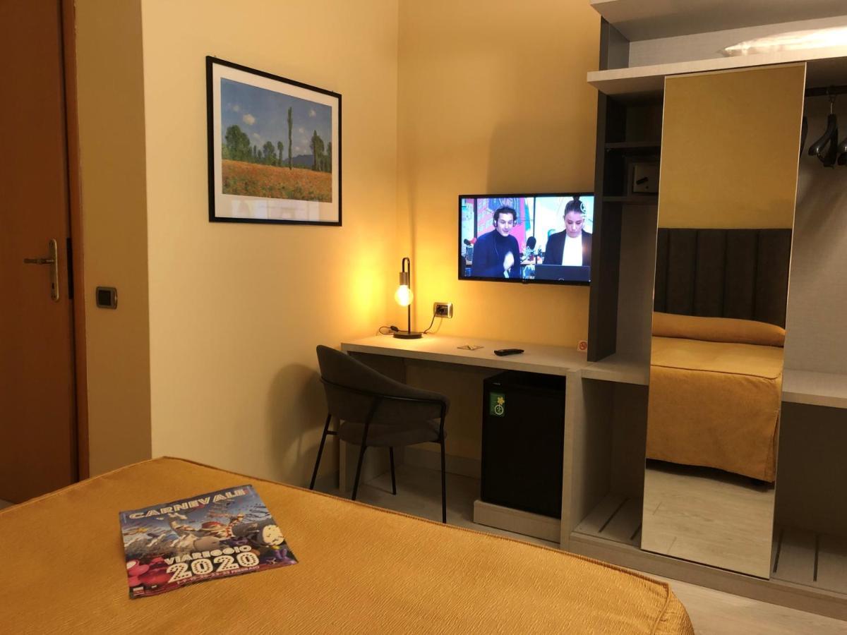 Hotel Tirrenia Viareggio Esterno foto