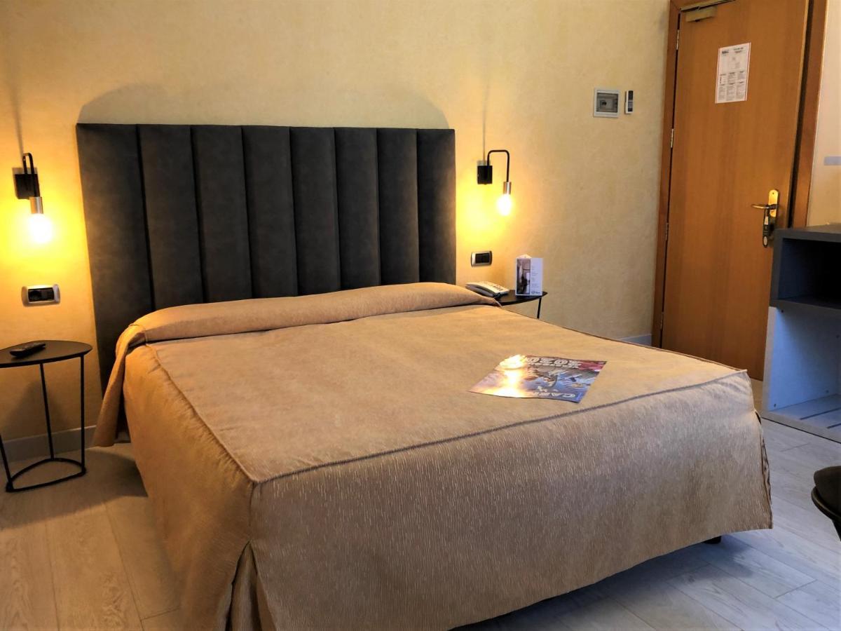Hotel Tirrenia Viareggio Esterno foto