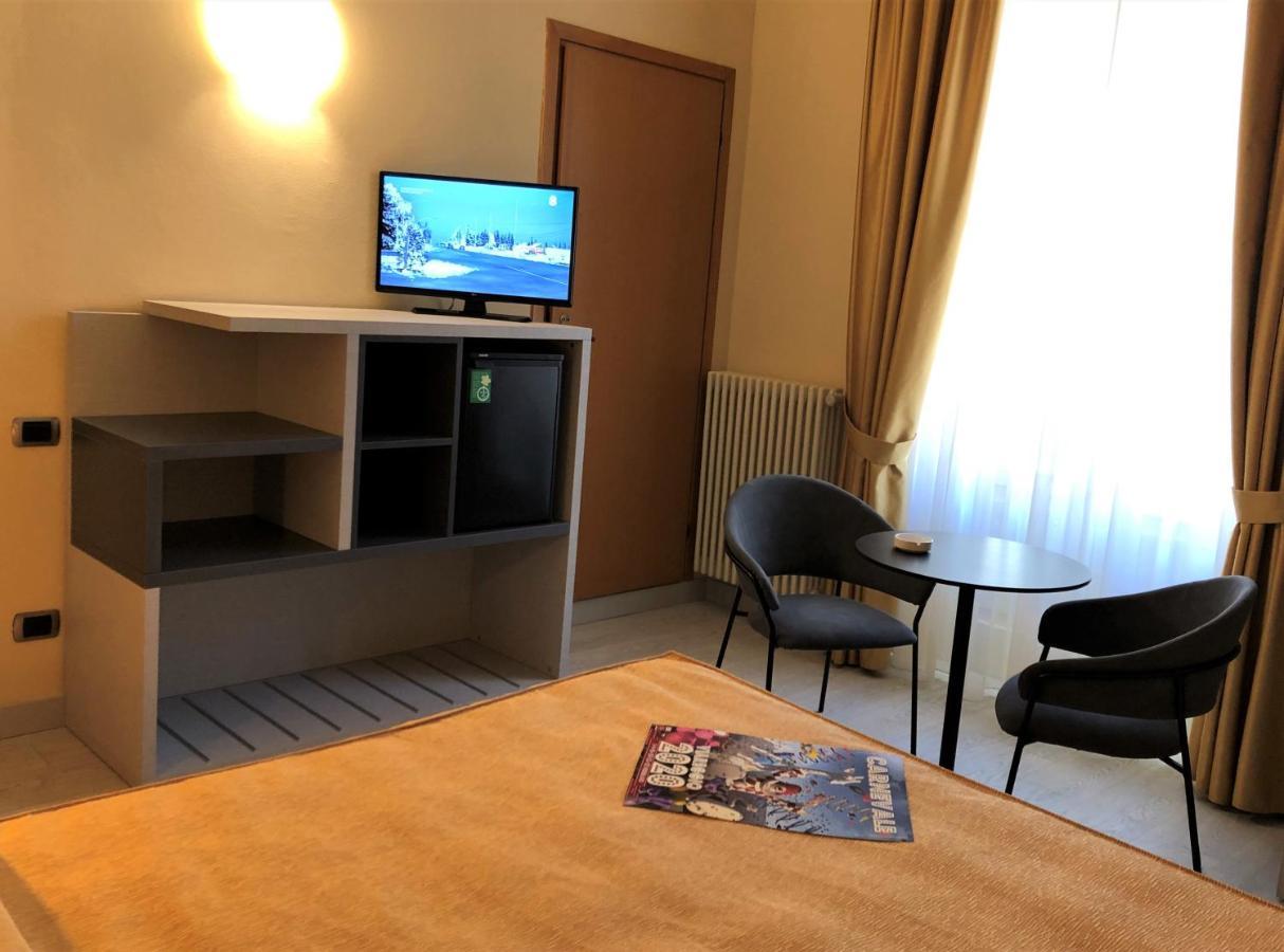 Hotel Tirrenia Viareggio Esterno foto